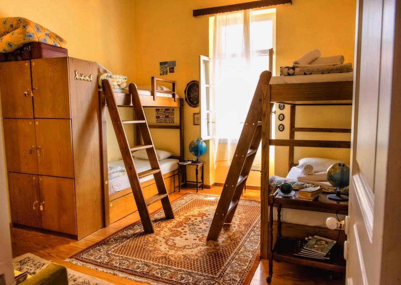 Athens Quinta Hostel Екстериор снимка